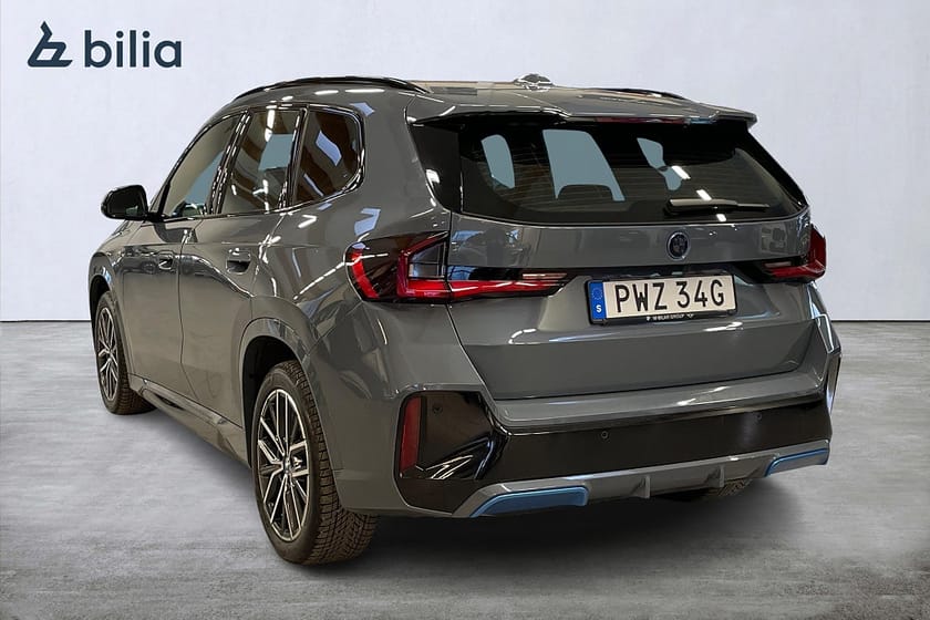 Bild 2 av BMW iX1 xDrive30 M Sport Premium  Adaptiva LED Komfortöppning