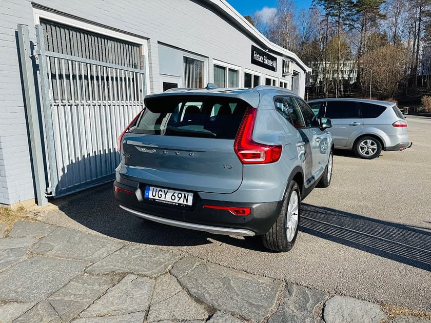 Bild 3 av Volvo XC40 T3 163HK AUTOMAT MOMENTUM EDITION / VÄRMARE