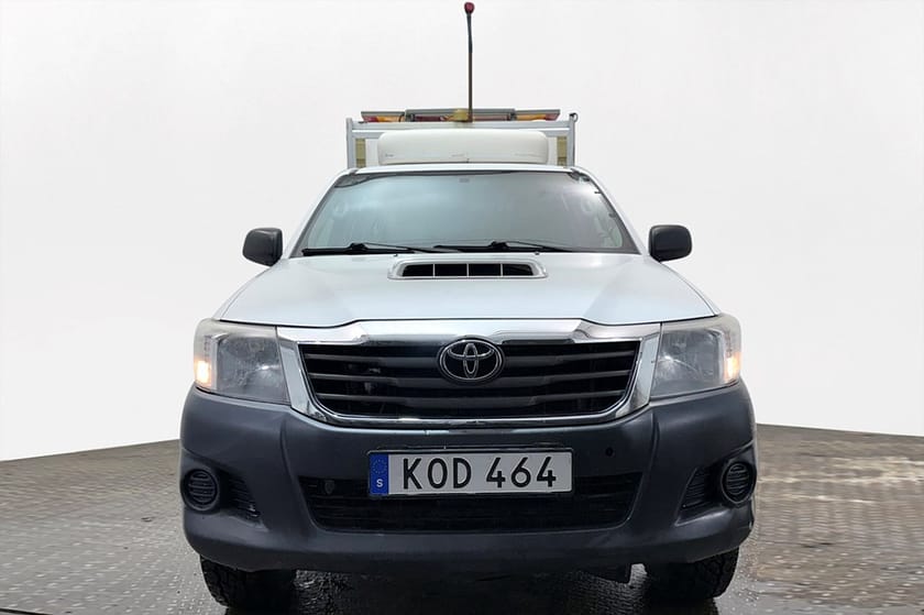 Bild 3 av Toyota Hilux Dubbelhytt 2.5 4WD 5-sits Drag Flakkåpa MOMS