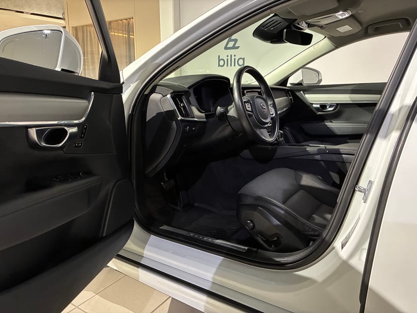 Bild 5 av Volvo V90 D4 AWD Momentum Advanced Edition