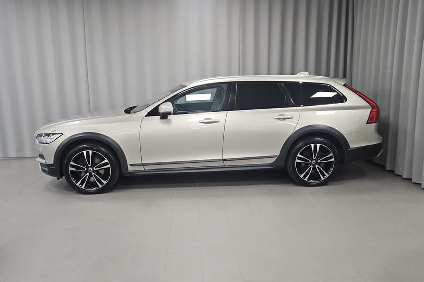 Bild 2 av Volvo V90 Cross Country D4 AWD Inscription Pro 190HK