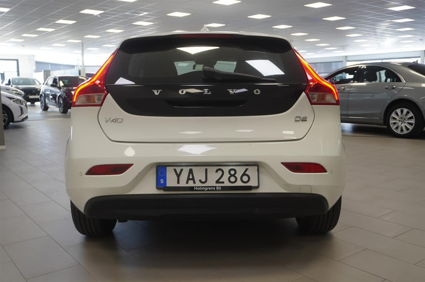 Bild 4 av Volvo V40 D2 Geartronic, 120hk, Aut Kinetic 2016