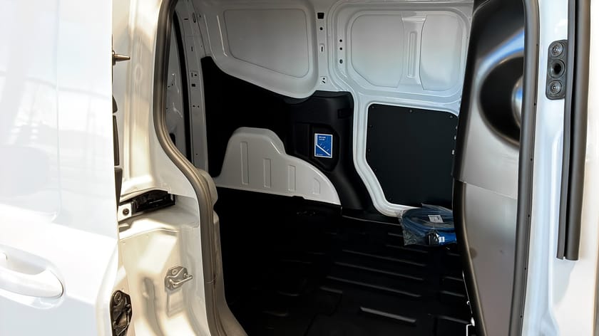 Bild 5 av Ford E-Transit Courier Limited Skåp 136hk Electric Automat