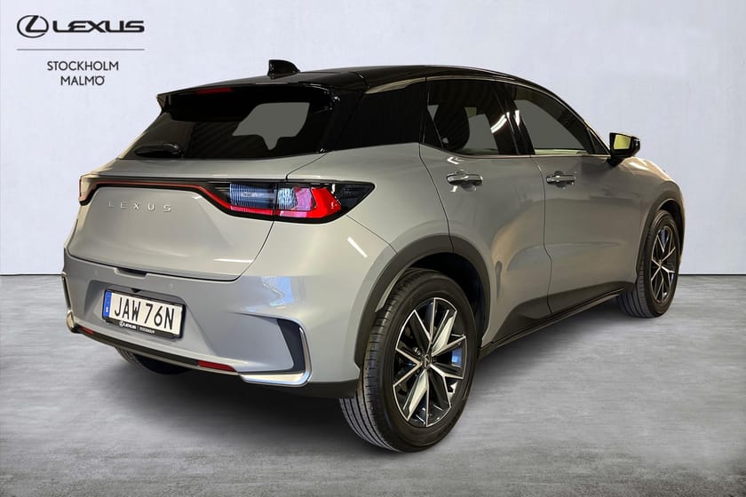 Bild 4 av Lexus LBX Emotion Tech Skinn Backkamera Värmare