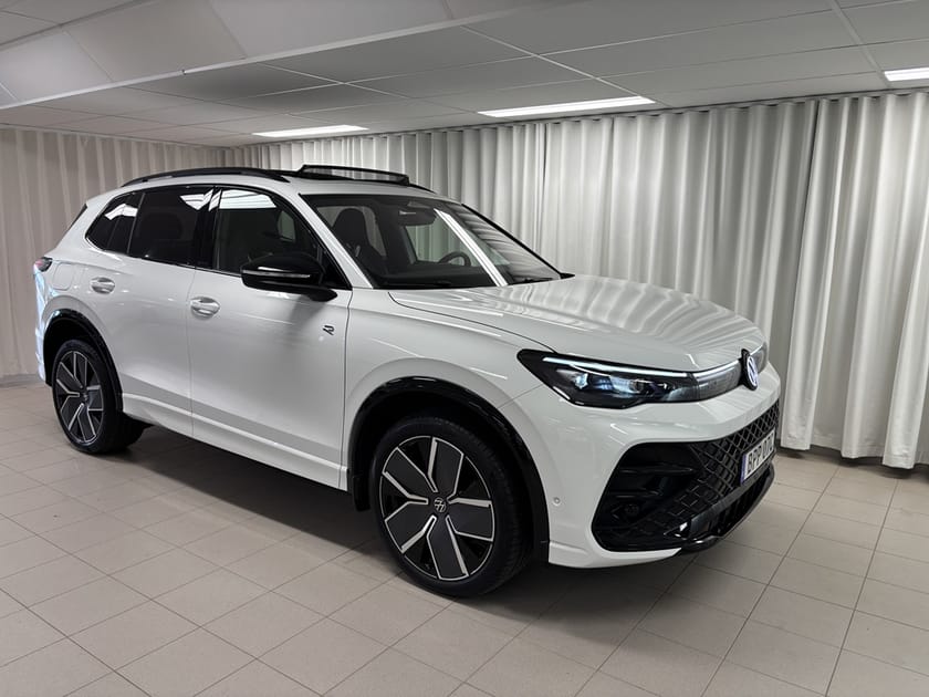 Bild 1 av Volkswagen Tiguan eHybrid R-LINE 1.5 272HK Pano/Black Style