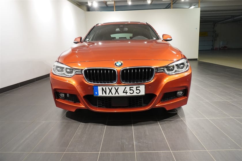 Bild 2 av BMW 330i xDrive Touring M Sport Innovation Panorama H K Drag PA