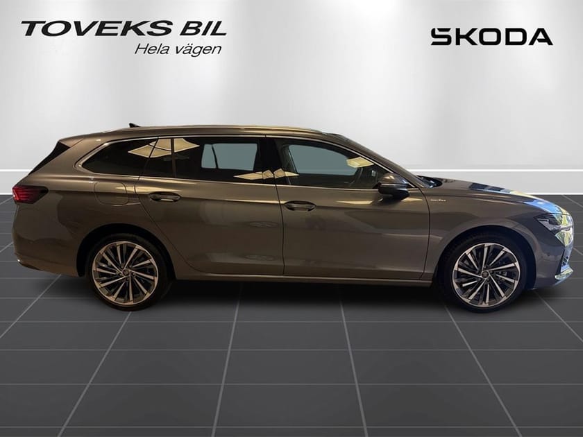 Bild 2 av Škoda Superb iV Kombi COMBI L&K 1,5 TSI 204 HK 6 VXL DSG