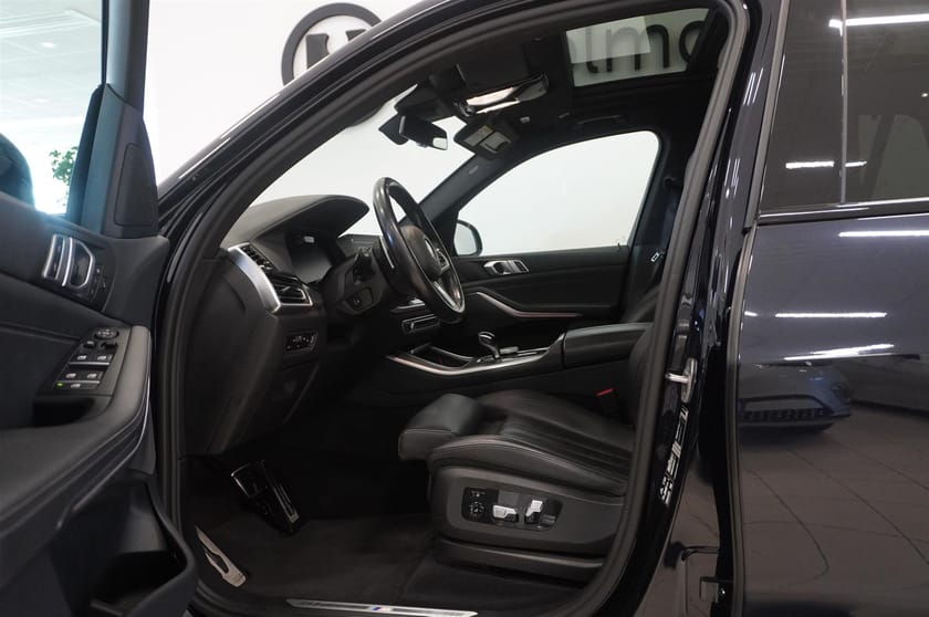 Bild 2 av BMW X5 xDrive30d M Sport Innovation Panorama Laser Night Vision