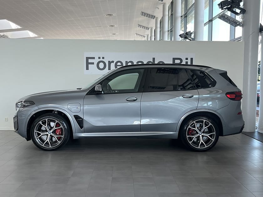 Bild 3 av BMW X5 xDrive50e M Sport Pro H/K Drag KomfortStol ComfortAcces