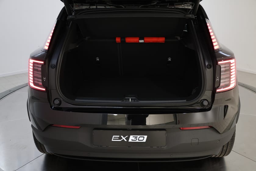 Bild 5 av Volvo EX30 Single Motor Extended Range SM Plus Black Edt