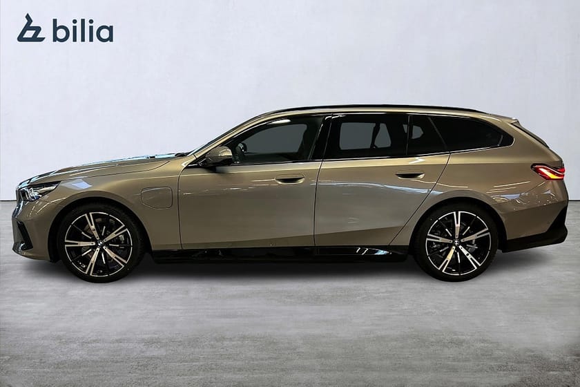 Bild 3 av BMW 530e xDrive Touring M Sport Active Edition | Bowers | Drag