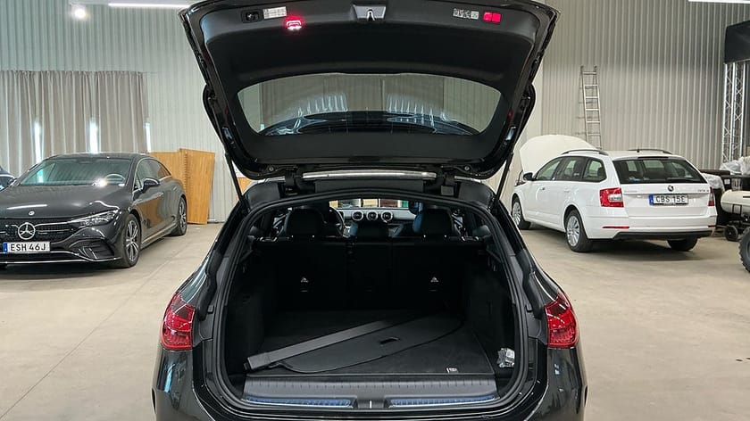 Bild 4 av Mercedes-Benz C 300 T e e, AMG Line, Drag, Burmester, 360, Panelbelysning