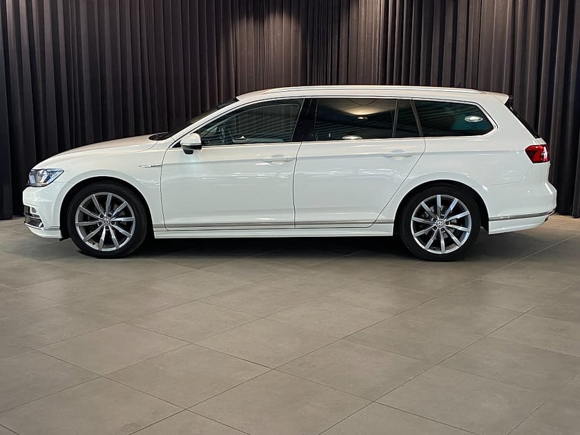 Bild 3 av Volkswagen Passat Sportscombi SC 2.0 TDI AUT 4MOTION/  R-LINE / GT / VÄRMARE / DRAG