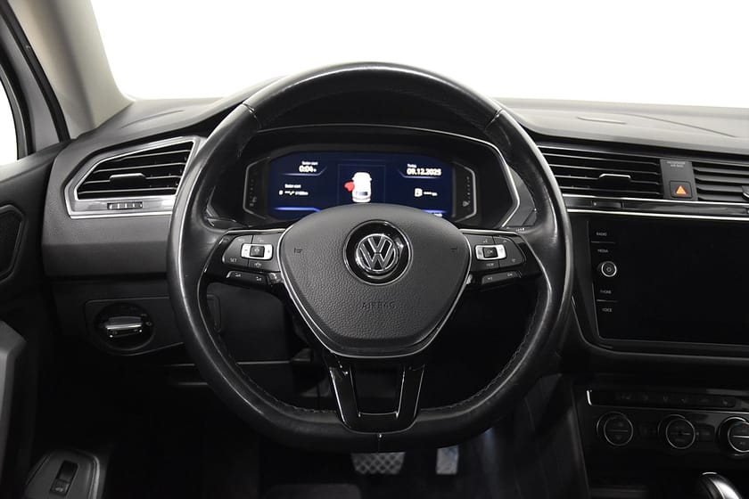Bild 2 av Volkswagen Tiguan Allspace 7-sätes 2.0 TDI AWD GT R-Line Drag 7-sits D-Värm Massage