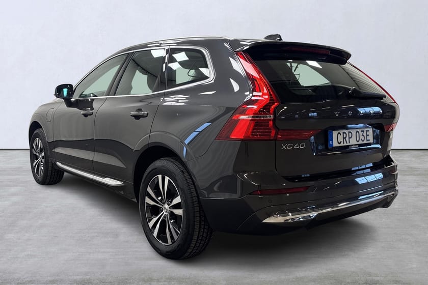 Bild 4 av Volvo XC60 Recharge T6 Core Edition (Drag, Pano, Kamera)