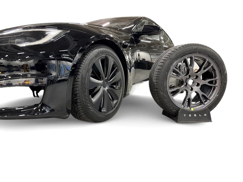 Bild 2 av Tesla Model S Certified Pre-Owned. 3,84% ränta. Vinterdäck på originalfälg