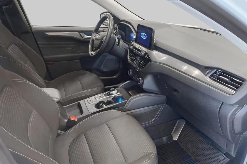 Bild 4 av Ford Kuga Plug-In Hybrid Titanium 2.5 225hk PHEV Aut (Vinterhjul, Dragkrok,Vinter Pkt)
