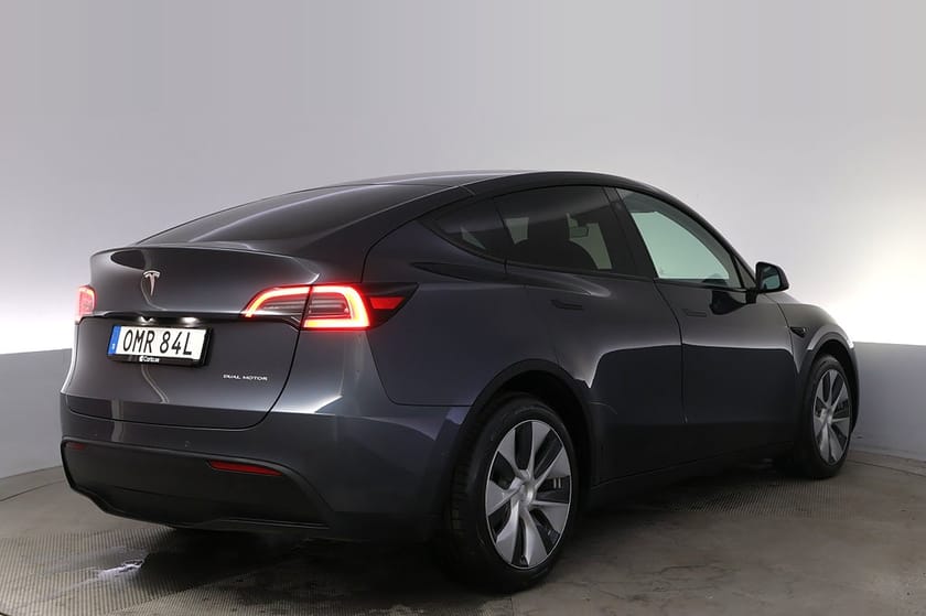 Bild 5 av Tesla Model Y Long Range AWD Autopilot Panorama