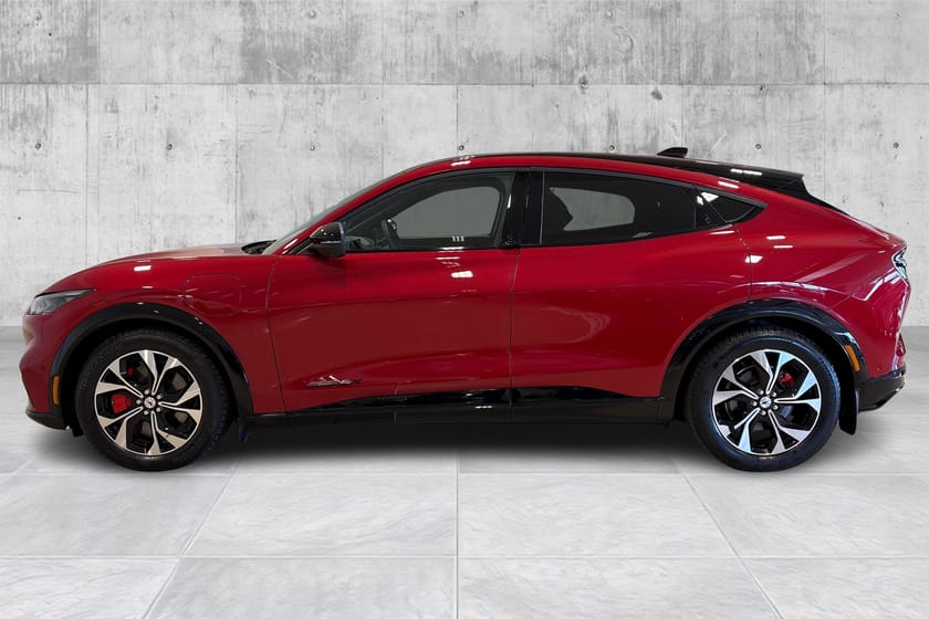 Bilde 2 av Ford Mustang Mach-E Long Range AWD Premium B&O/360°Kamera/ACC/El.seter/Varmer/Carplay