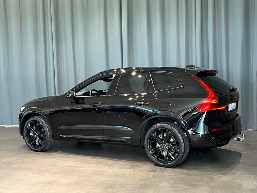 Bild 3 av Volvo XC60 T6 Plus Black Nordic Edition Lagerbil Redo För Omg Leverans