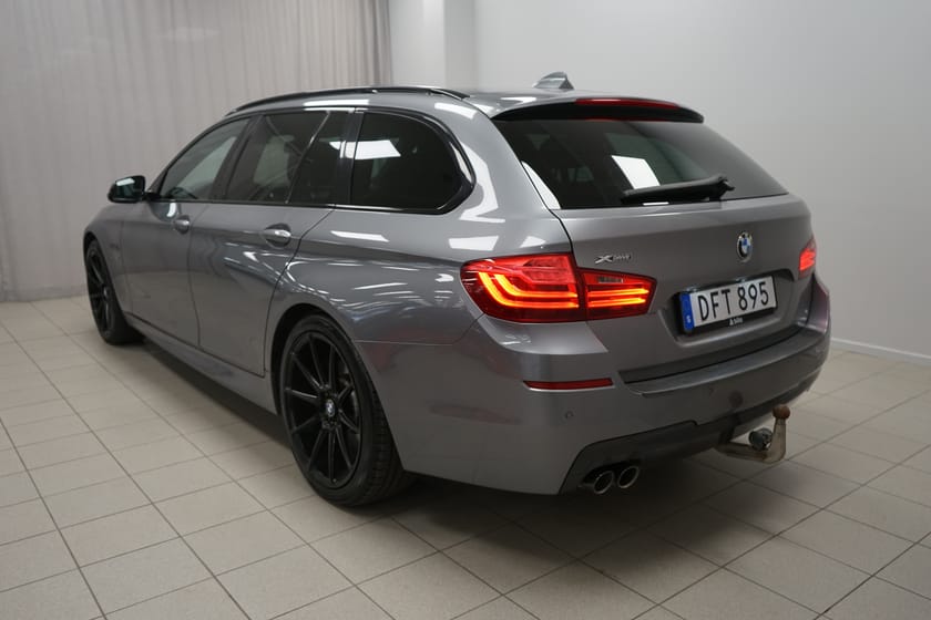 Bild 3 av BMW 520d xDrive Touring M-Sport | Drag elektriskt |