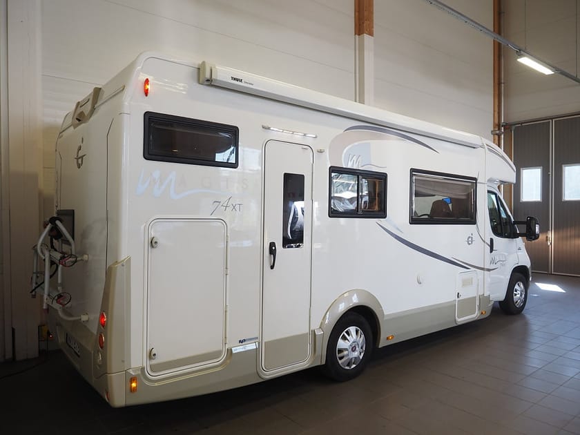 Bild 3 av Caravans International Campervan Fiat Ci Magis 74 XT Markis Cykelställ 3650kg