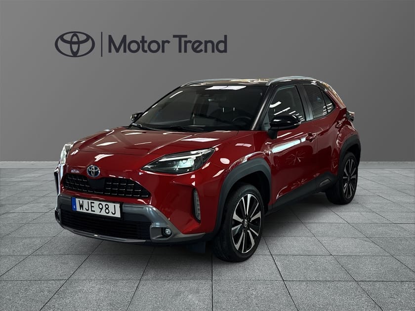 Bild 1 av Toyota Yaris Cross Hybrid AWD-i 1,5 PREMIERE EDITION | KEYLESS | BACKKAMERA | HEAD-UP DISPLAY |