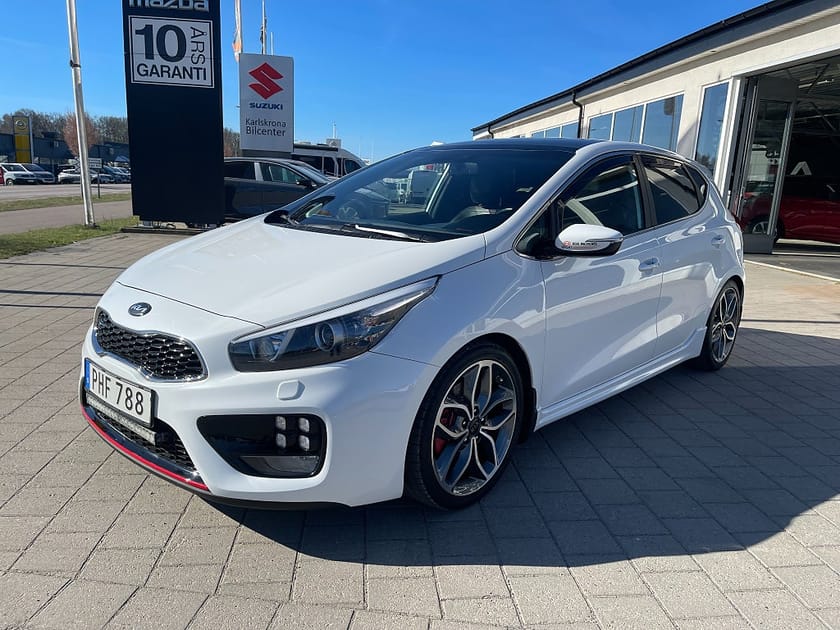 Bild 1 av Kia cee'd GT 1.6 GDI manuell 204 hk Dragkrok