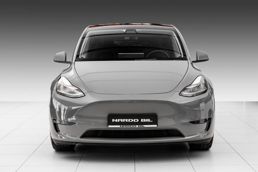 Bilde 3 av Tesla Model Y Performance LR AWD Performance/Krok/Matrix/Nardo Grey Helfoliert