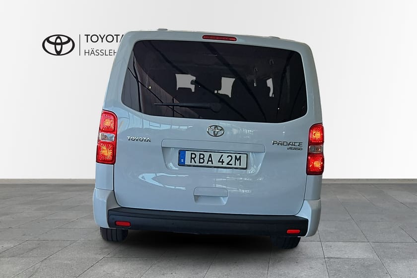 Bild 4 av Toyota Proace Verso SHUTTLE LONG 2,0 D ADBLUE 145 HK S&S MANUELL