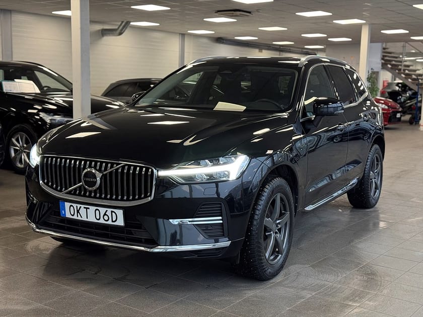 Bild 2 av Volvo XC60 Recharge T6 AWD MOMS Pano Drag Värm