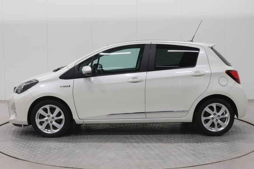 Bilde 2 av Toyota Yaris Hybrid 1,5 Hyb Aut,panorama,Cruise,Kamera,Navi,Dab,Keyless