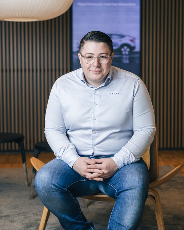 OLIVIER LANGENFELD - Personlig Bilrådgivare