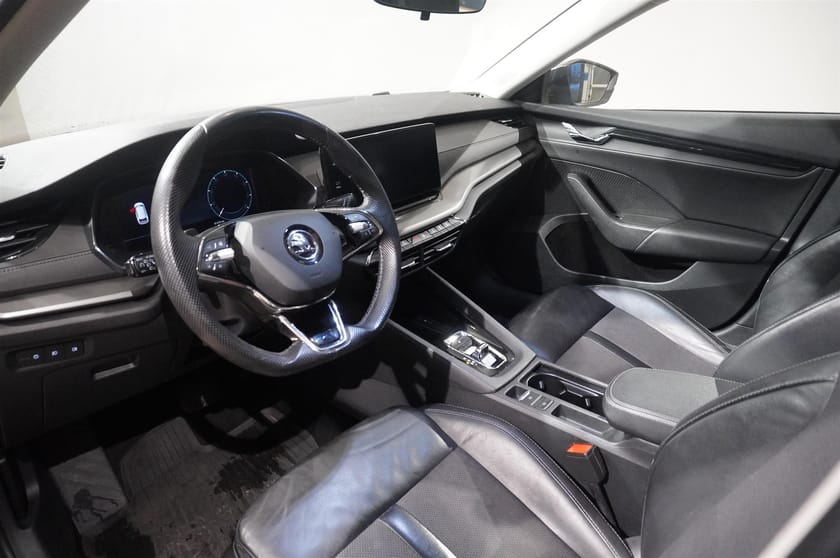 Bild 3 av Škoda Octavia Kombi 1.0 TSI 110hk Ambition Cockpit Drag Kamera