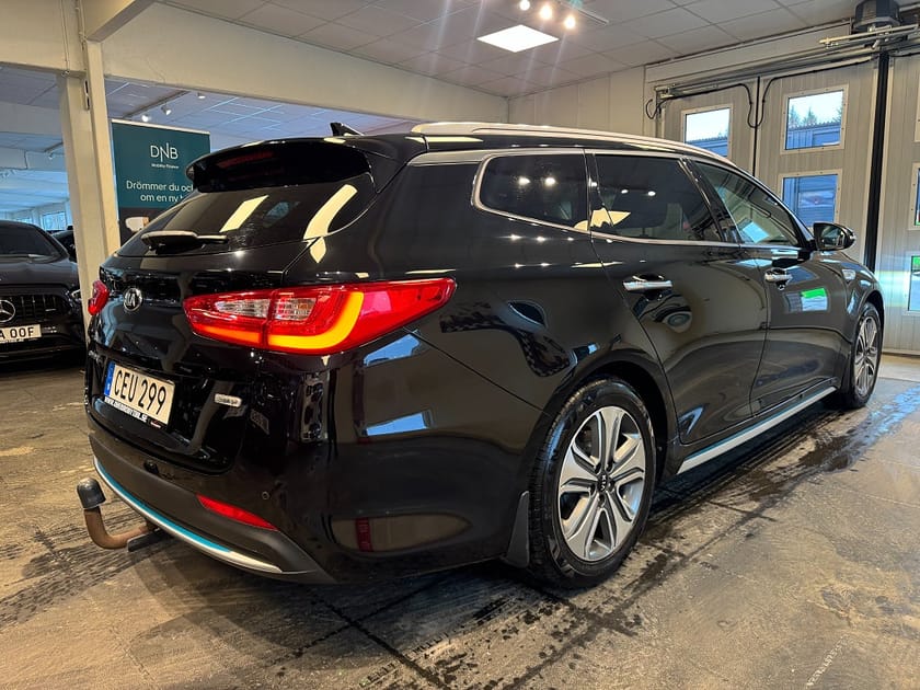 Bild 4 av Kia Optima Sport Wagon Plug-in Hybrid Drag Gps H/K Skinn 205hk