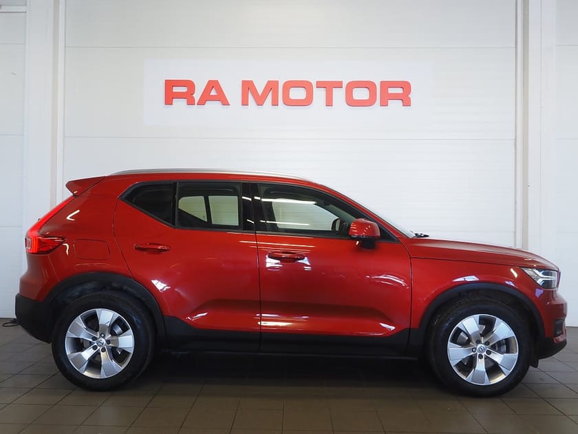 Bild 4 av Volvo XC40 D3 AWD Geartronic Momentum 150hk | B-Kamera | Drag |