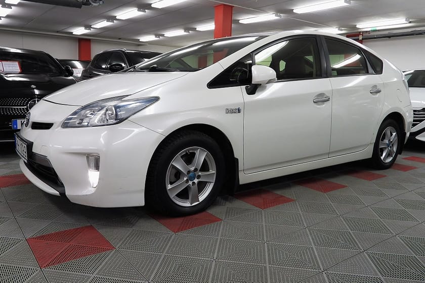 Bild 2 av Toyota Prius Plug-in Hybrid 1.8 VVT-i SoV Hjul Kamera MoK Värmare