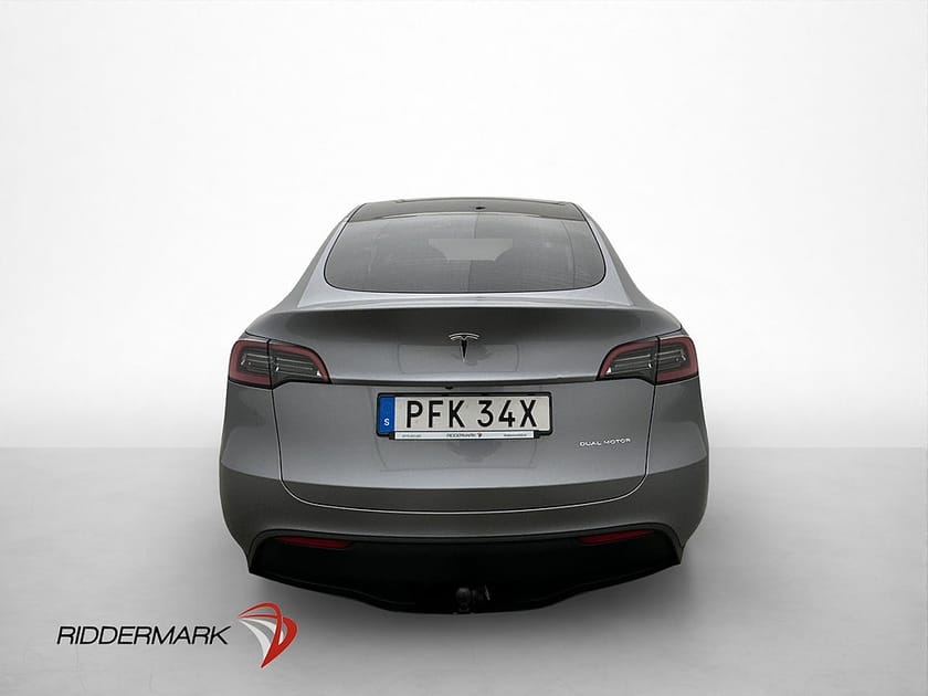Bild 4 av Tesla Model Y Long Range AWD Svensksåld Panorama Drag