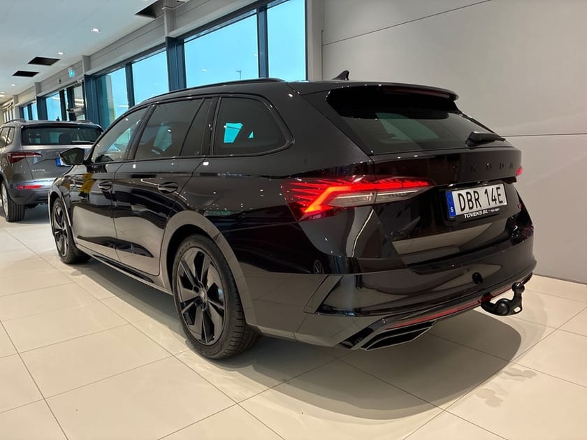 Bild 3 av Škoda Octavia Kombi RS COMBI 2,0 TSI 265 HK 7 VXL DSG"Toveksdagar Kamp