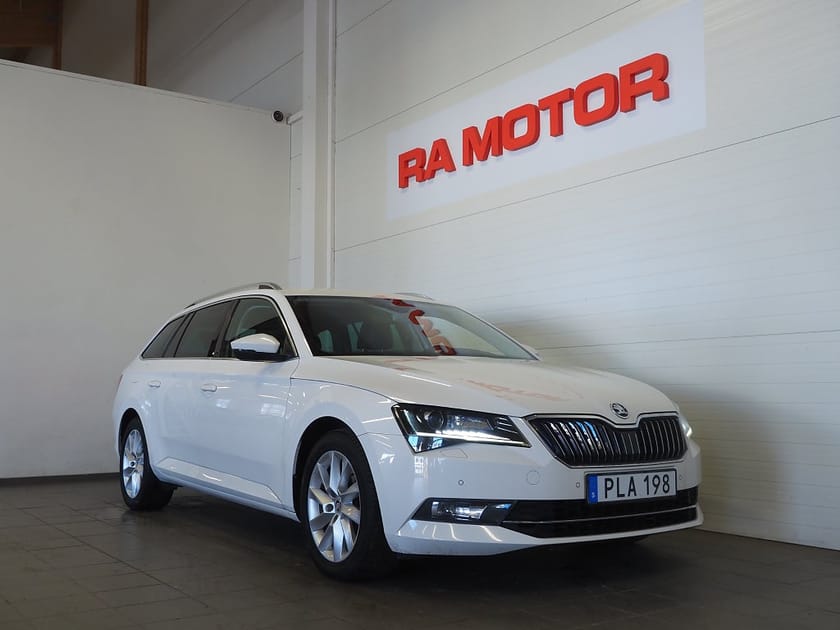Bild 3 av Škoda Superb Kombi Skoda 2.0 TDI 4x4 190hk Style | Drag | Värmare