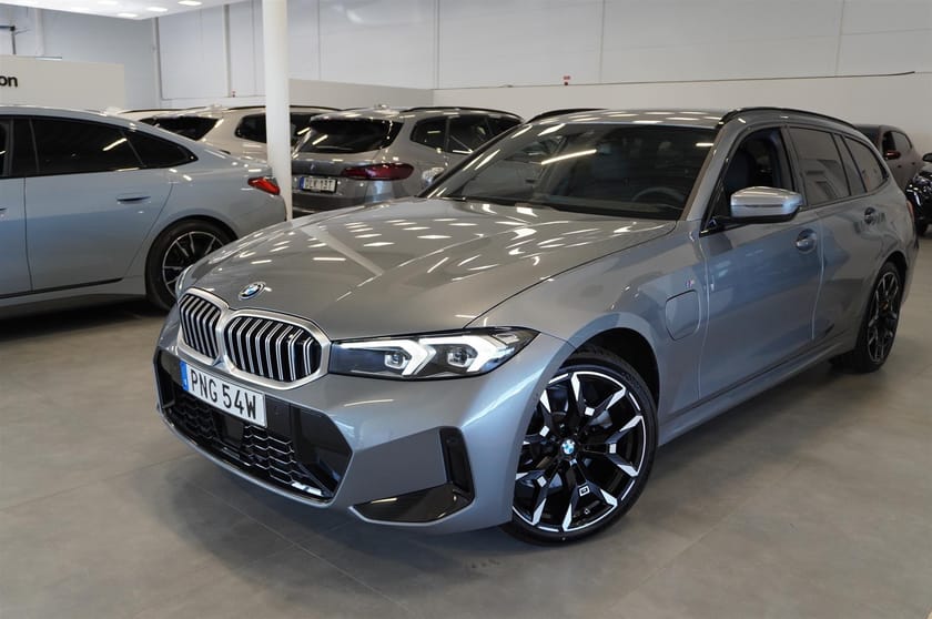 Bild 1 av BMW 330e xDrive Touring M-Sport Navi Adaptiv F HiFi Backkamera Rattvärme 19