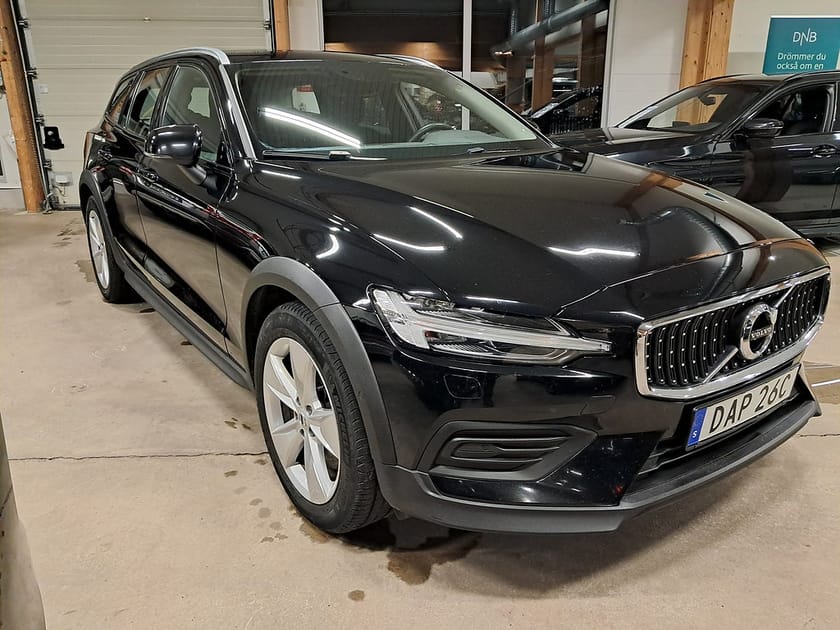 Bild 3 av Volvo V60 Cross Country B4 MILDHYBRID AWD 197HK 4x4 Advanced