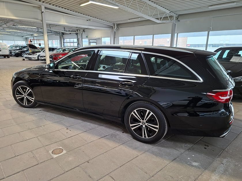 Bild 4 av Mercedes-Benz E 220 T d 4MATIC 9G-Tronic Avantgarde Navi (4980 mil)