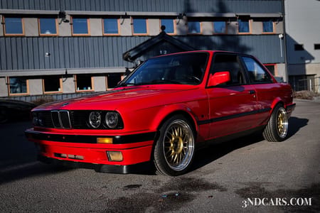BMW 318is  Sedan