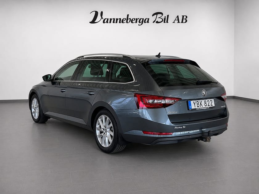 Bild 5 av Škoda Superb Kombi Skoda 2.0 TDI Style Euro 6 kamrem bytt