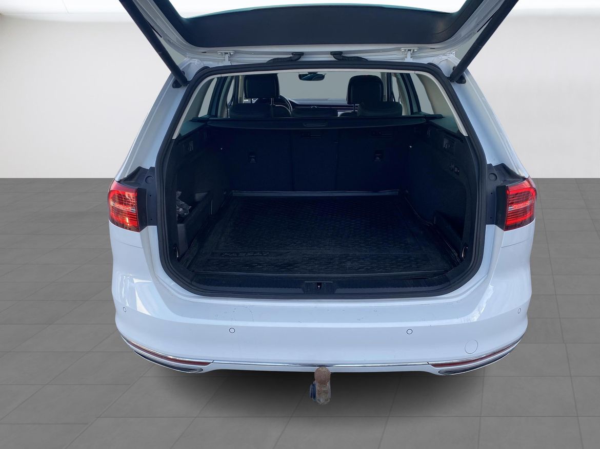 Volkswagen Passat 2018 - miniatyr 10
