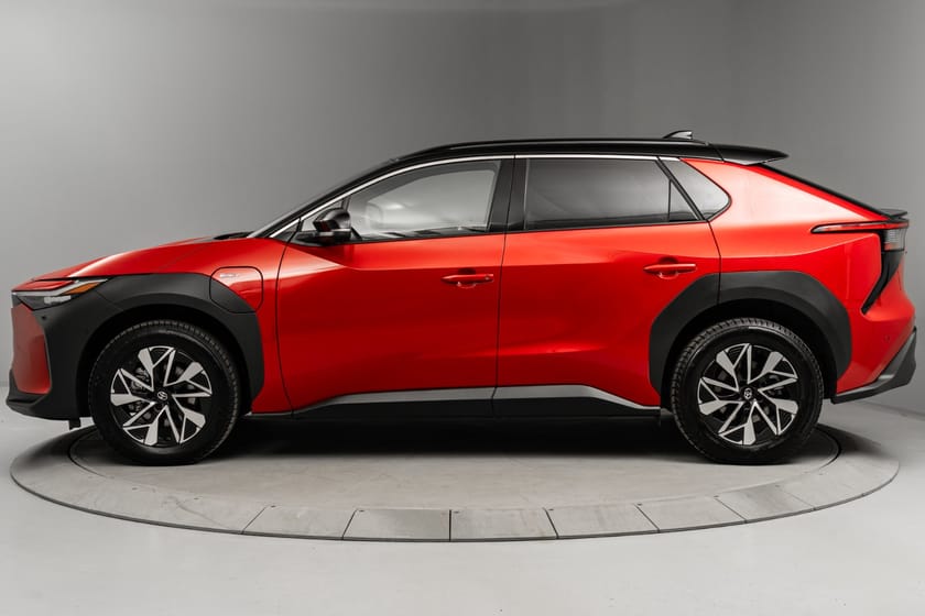 Bilde 2 av Toyota bZ4X AWD Active Tech Bitone