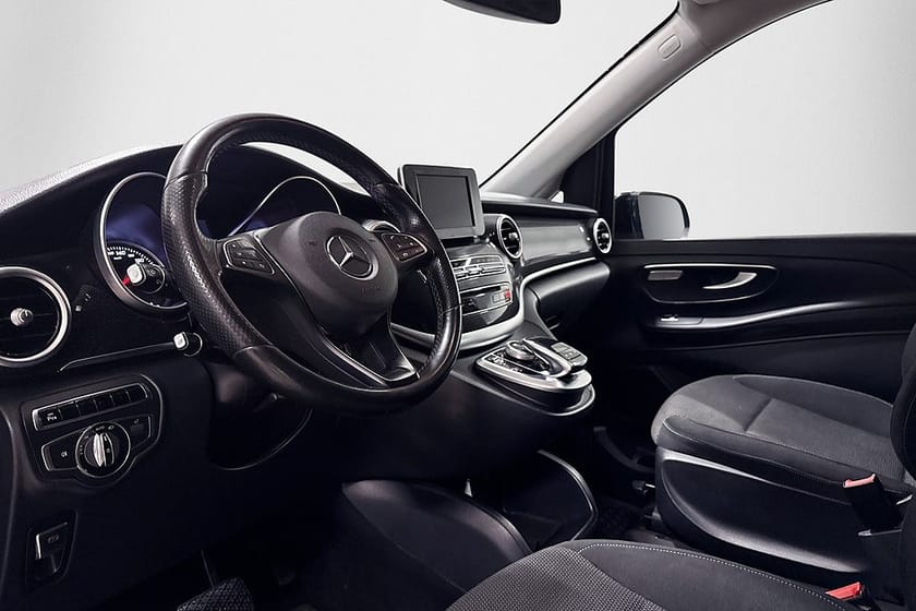 Bild 5 av Mercedes-Benz V 220d 3.1t 6-SITS VÄRMARE DRAG BACKKAMERA