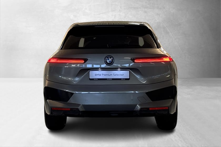 Bilde 3 av BMW iX xDrive50 Fully Charged, Sportspakke, H/K, SoftClose