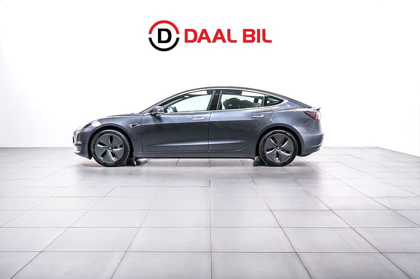 Bild 1 av Tesla Model 3 Long Range AWD 440HK 75kWh PANO P-VÄRM B-KAM DRAG